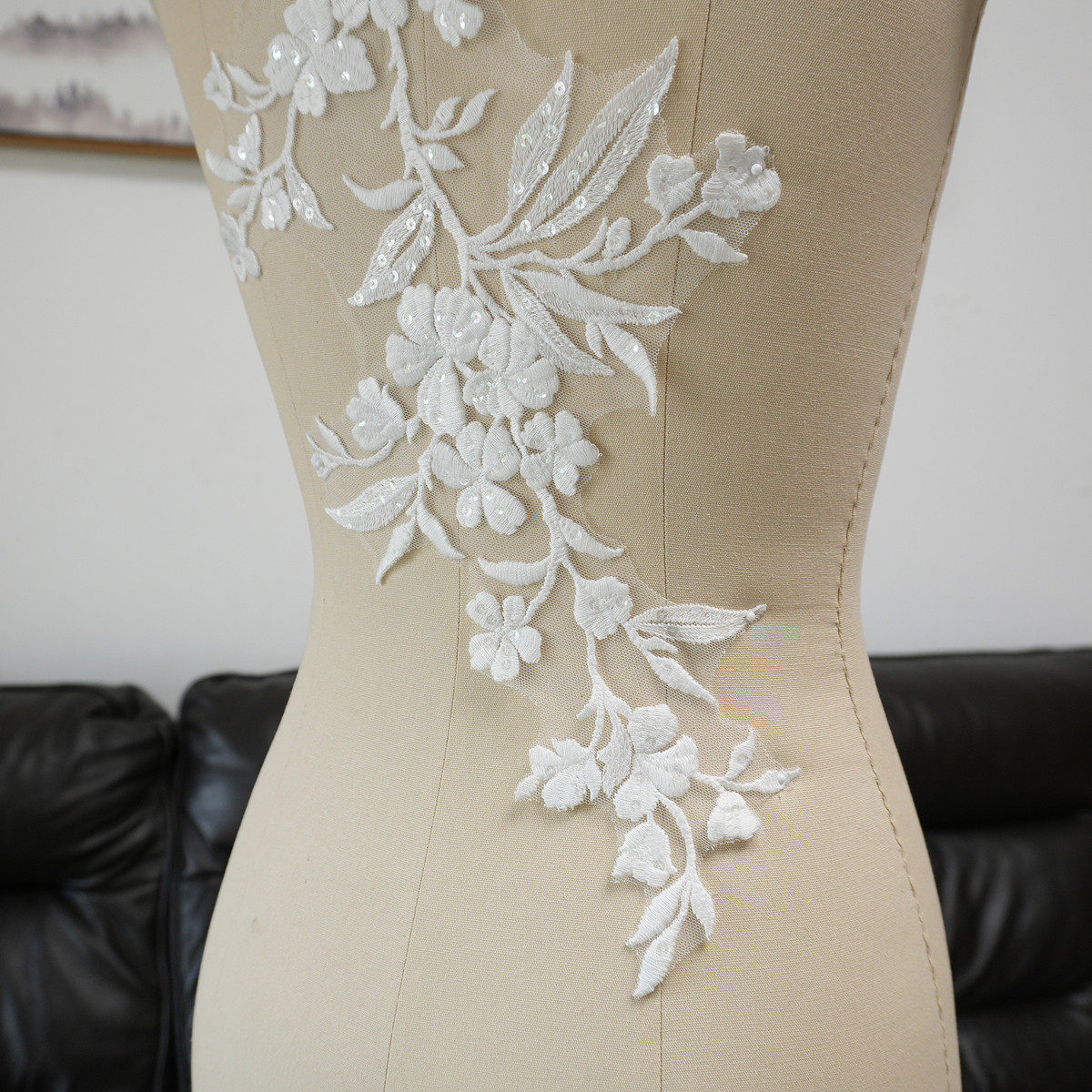 قطع قماش مزينة بالترتر على شكل - مراجعة Craft Embellishment وسعره